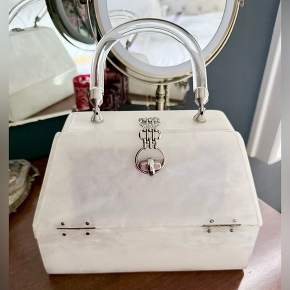 Vintage Lucite Purse: Circa 1940s-50s White w/Clear Handle : EUC : Rare Design - Picture 8 of 9